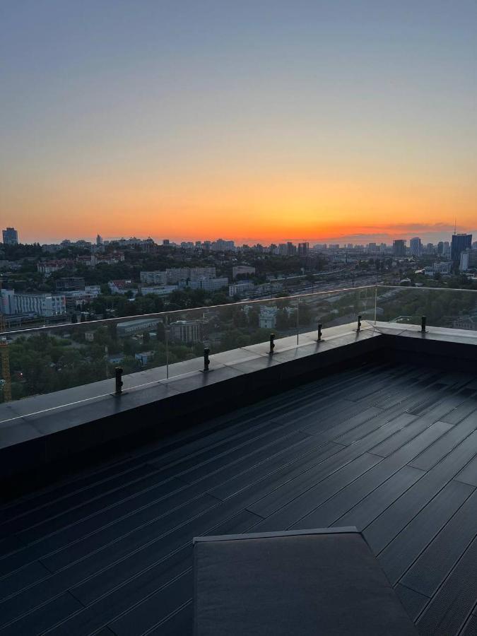 Apartamento The Penthouse Kiev Exterior foto
